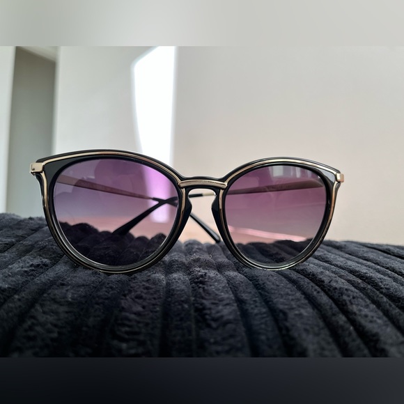 Michael Kors Sunglasses. - Picture 1 of 8